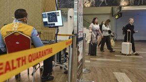 Sementara itu, tahu putih membutuhkan waktu lebih lama untuk menjadi garing dan kerap memerlukan teknik atau bumbu tambahan agar hasilnya maksimal.